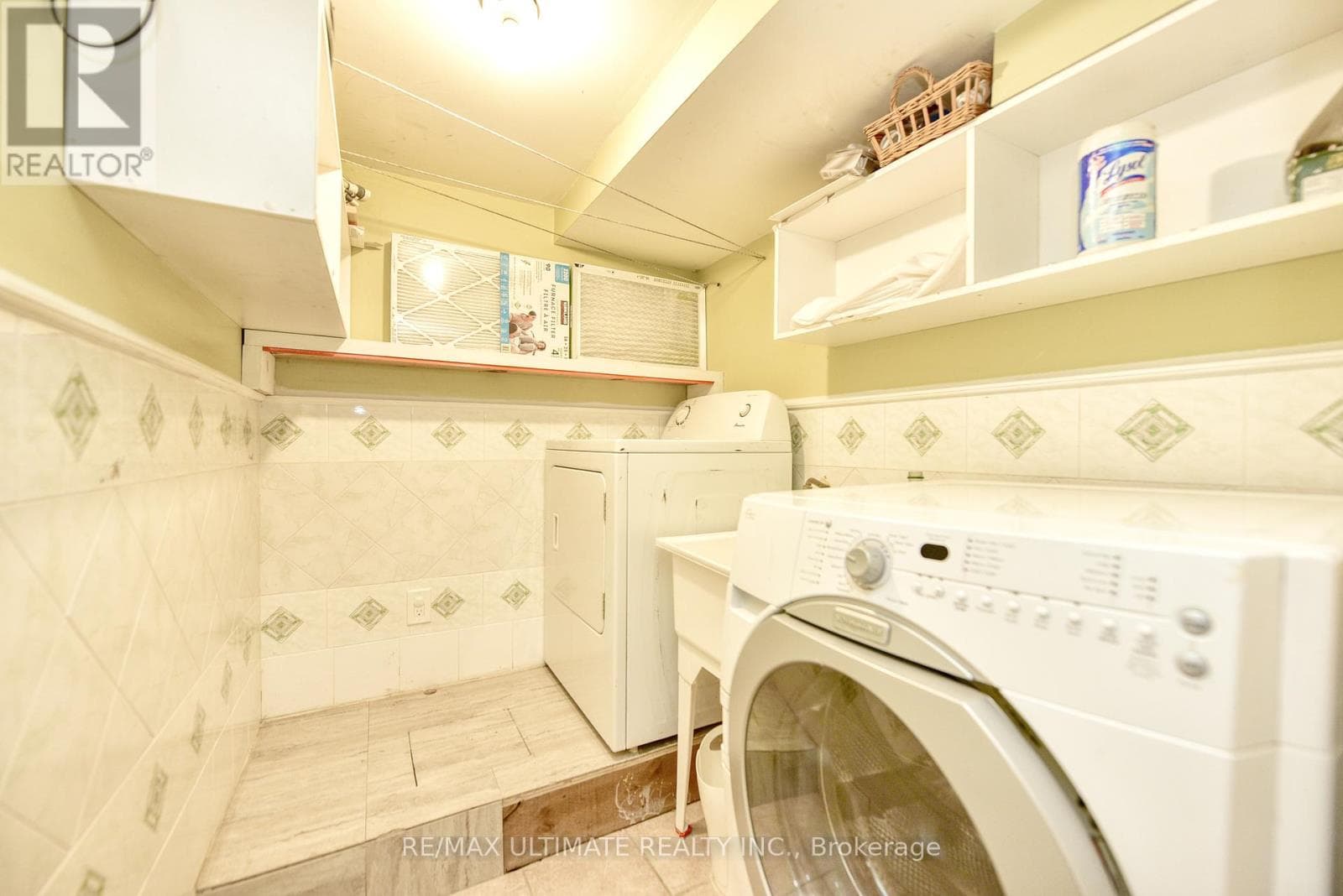 Detached Rockcliffe-Smythe bungalow with basement apartment, deep 15 x 150 ft lot 25