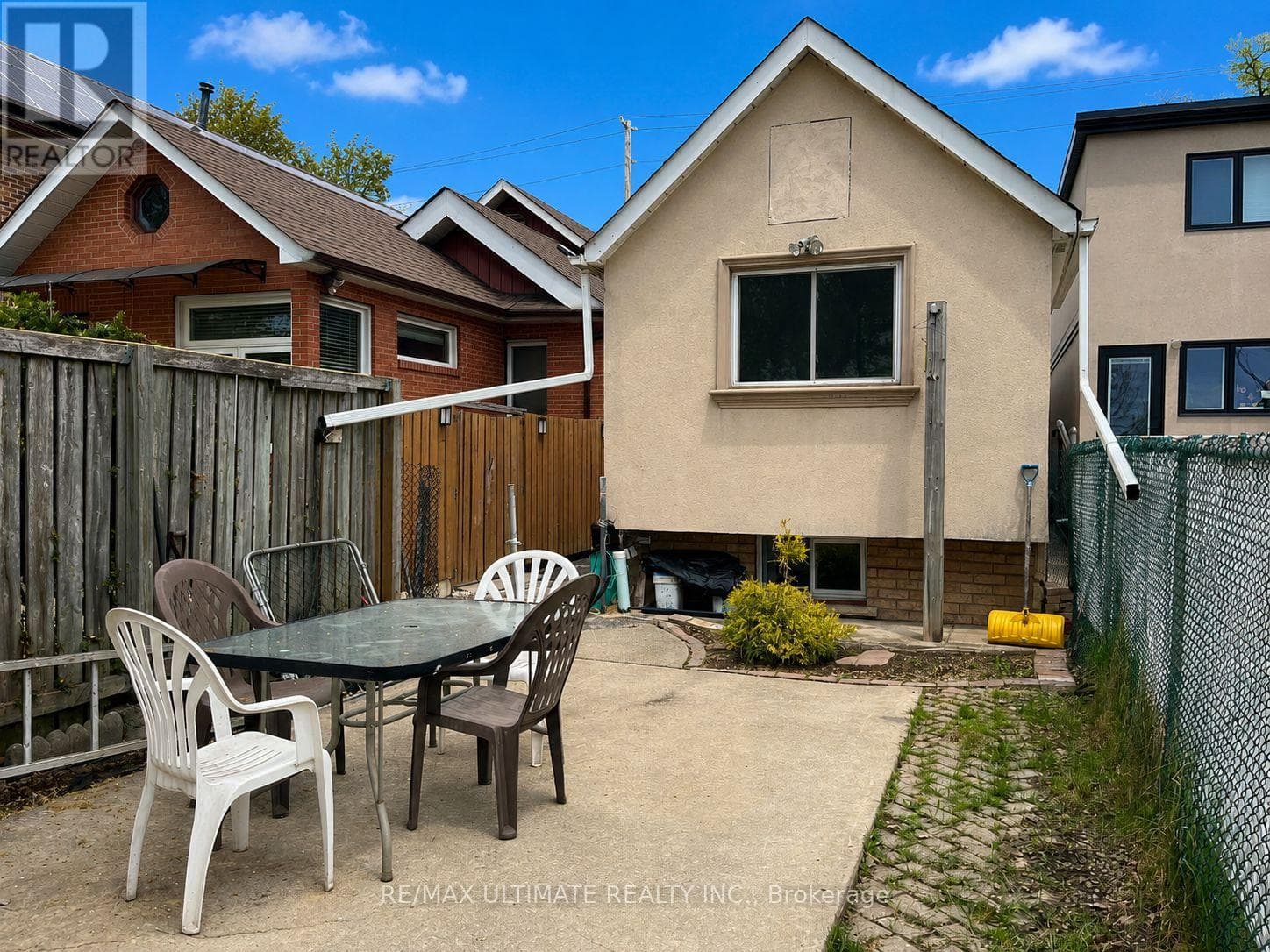 Detached Rockcliffe-Smythe bungalow with basement apartment, deep 15 x 150 ft lot 26