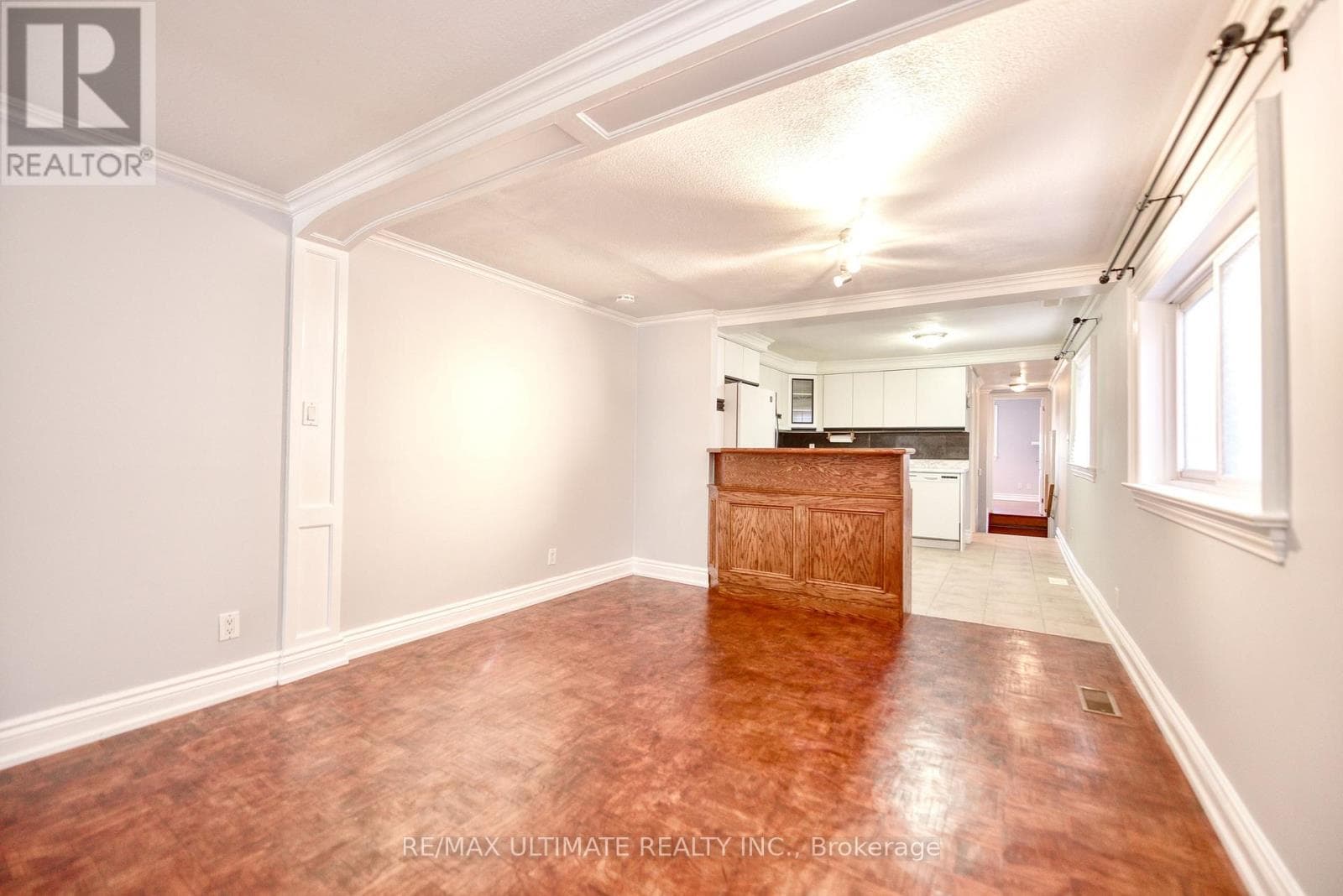 Detached Rockcliffe-Smythe bungalow with basement apartment, deep 15 x 150 ft lot 5