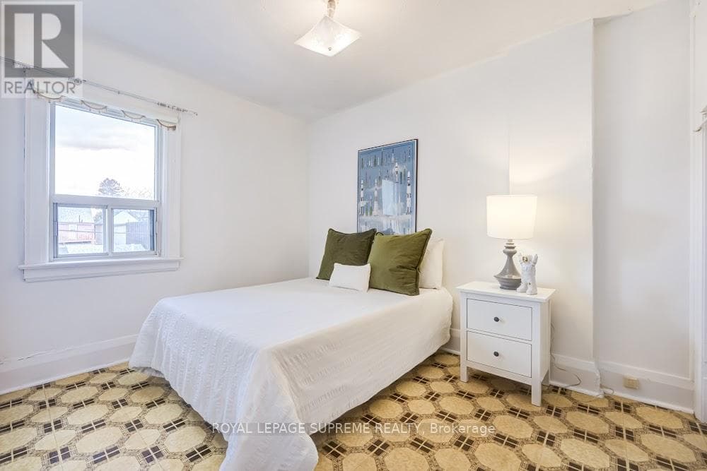 Detached Dovercourt Village home with laneway garage and Garden Suite potential near Bloor subway 16