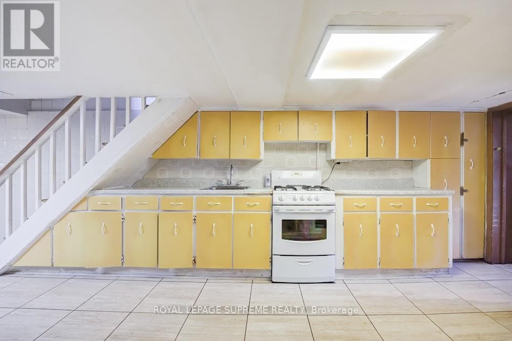Detached Dovercourt Village home with laneway garage and Garden Suite potential near Bloor subway 19