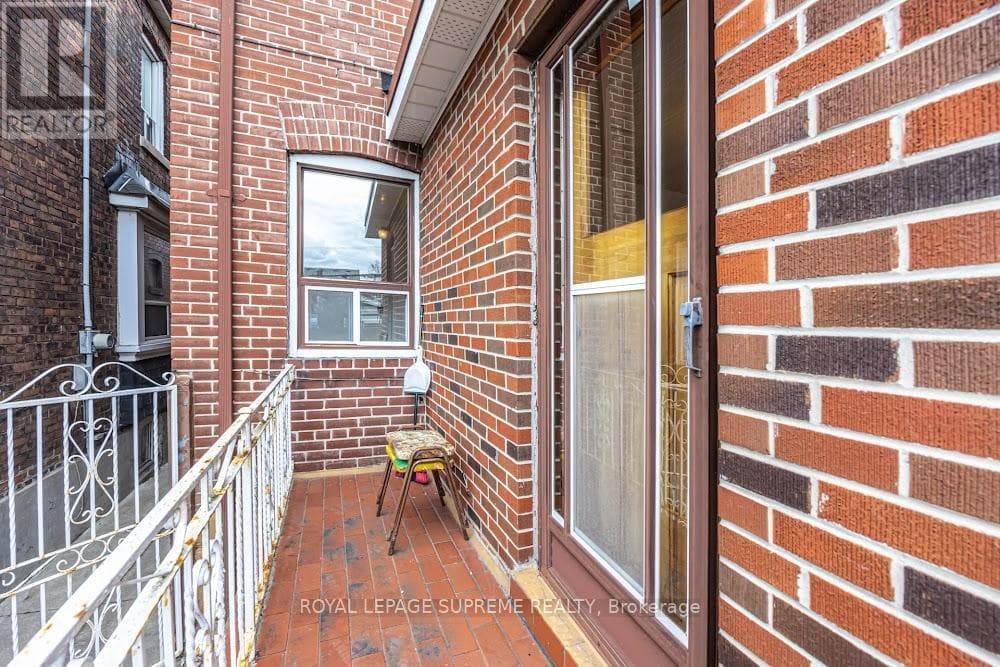 Detached Dovercourt Village home with laneway garage and Garden Suite potential near Bloor subway 24