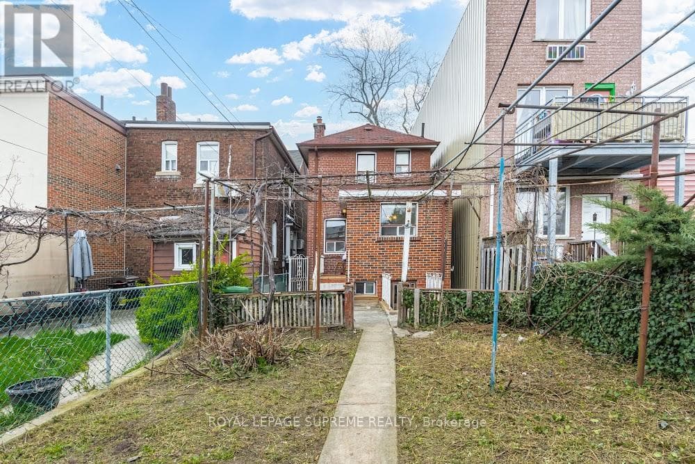 Detached Dovercourt Village home with laneway garage and Garden Suite potential near Bloor subway 29