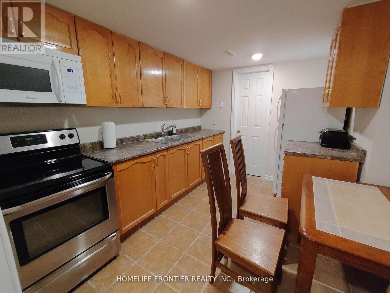 Renovated Malvern 3+2 Bungalow with Basement Suite, Deep 150 ft Lot Near UTSC and Hwy 401 13