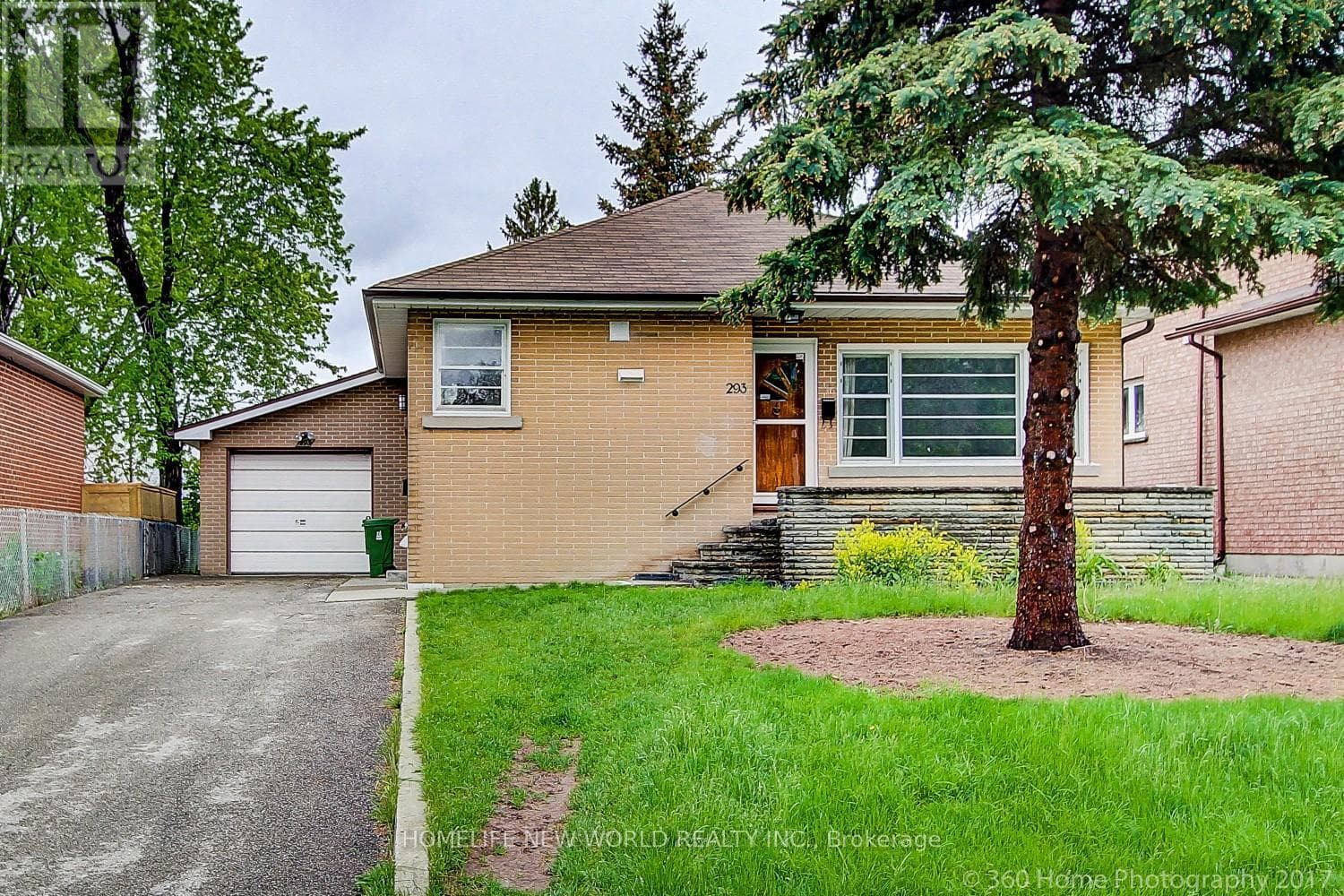 Renovated Yonge & Finch bungalow on premium 50 x 151 ft lot with build/in-law suite optionality