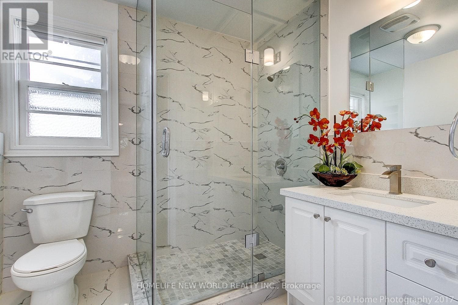 Renovated Yonge & Finch bungalow on 50 x 151 ft lot with in-law suite potential 11