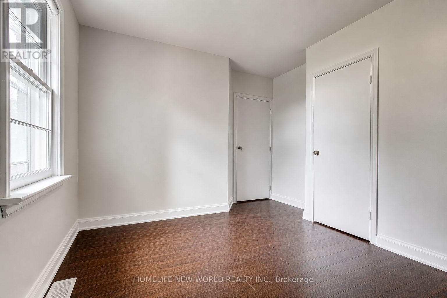 Renovated Yonge & Finch bungalow on 50 x 151 ft lot with in-law suite potential 16