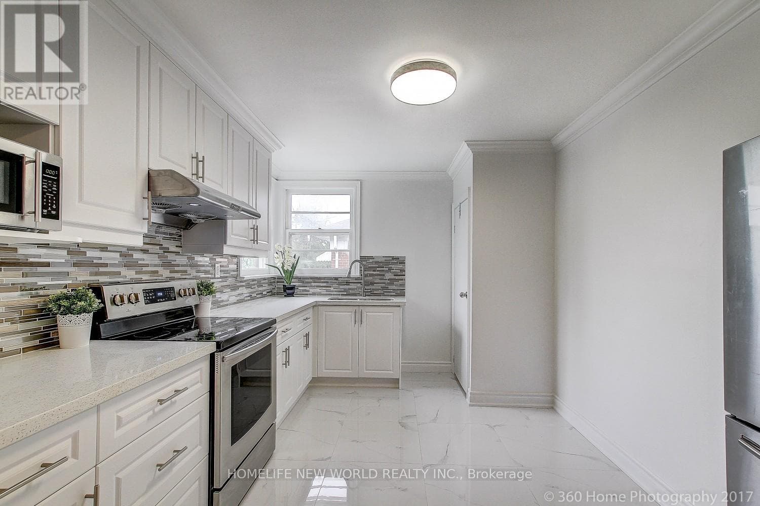 Renovated Yonge & Finch bungalow on 50 x 151 ft lot with in-law suite potential 3