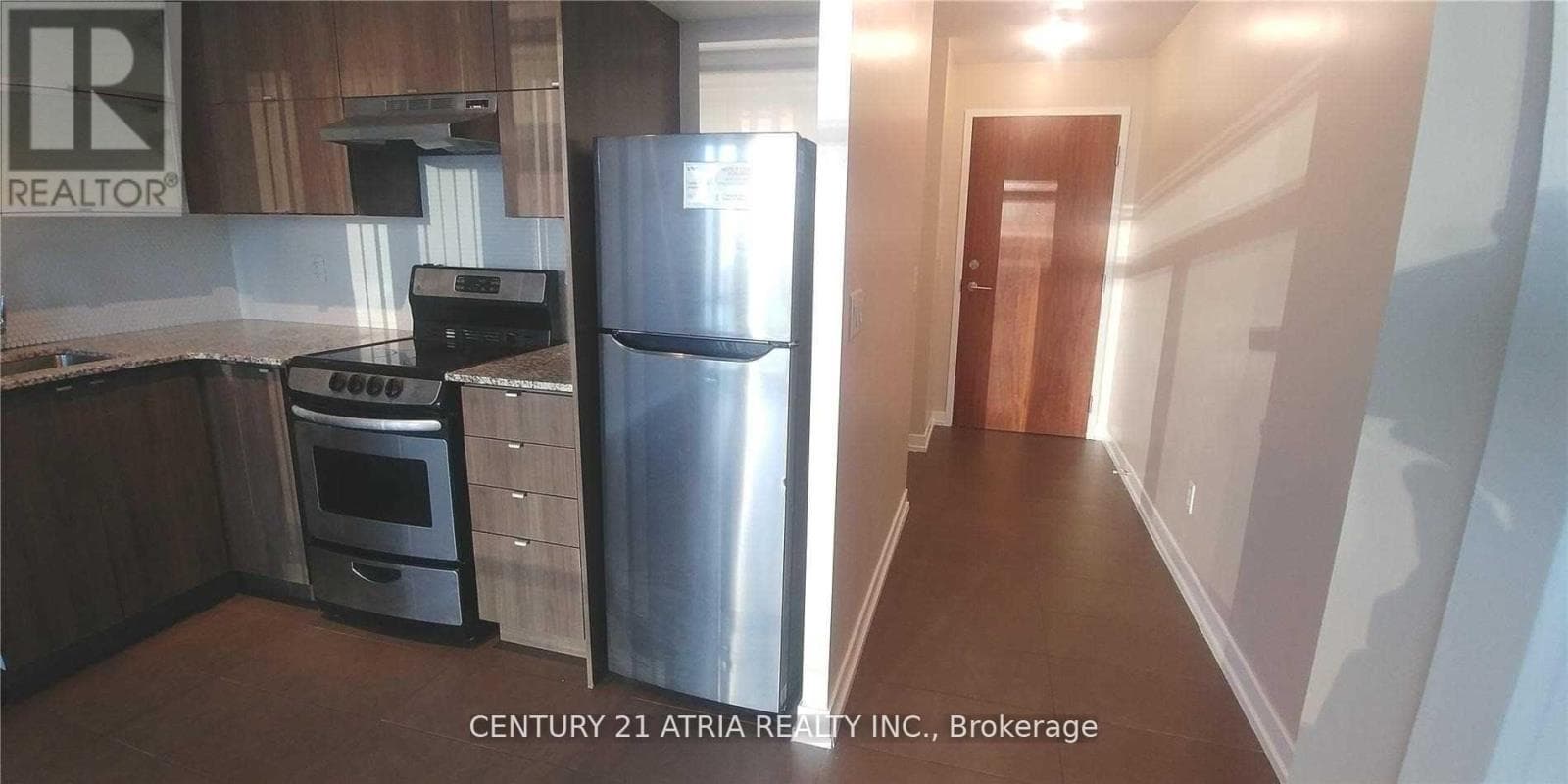 Fort York 1-bed condo at $429,000 with 4.54% cap rate and tenant in place 6