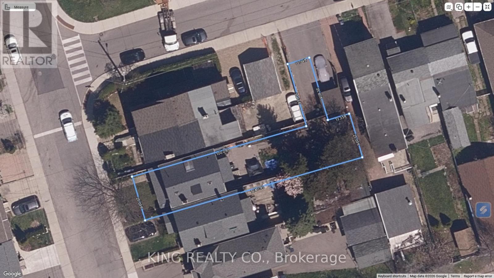 Detached Oakwood Village 4-bed with legal-style basement suite on 125-foot L-shaped lot 32