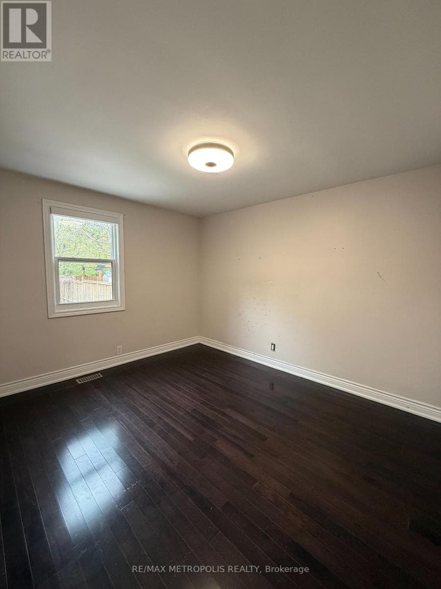Wexford-Maryvale detached bungalow on 175-ft lot with finished basement and separate entrance 11