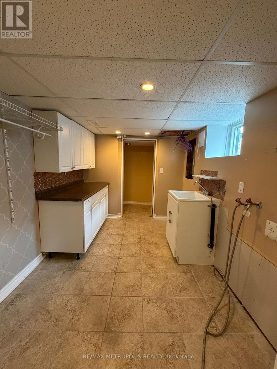 Wexford-Maryvale detached bungalow on 175-ft lot with finished basement and separate entrance 15