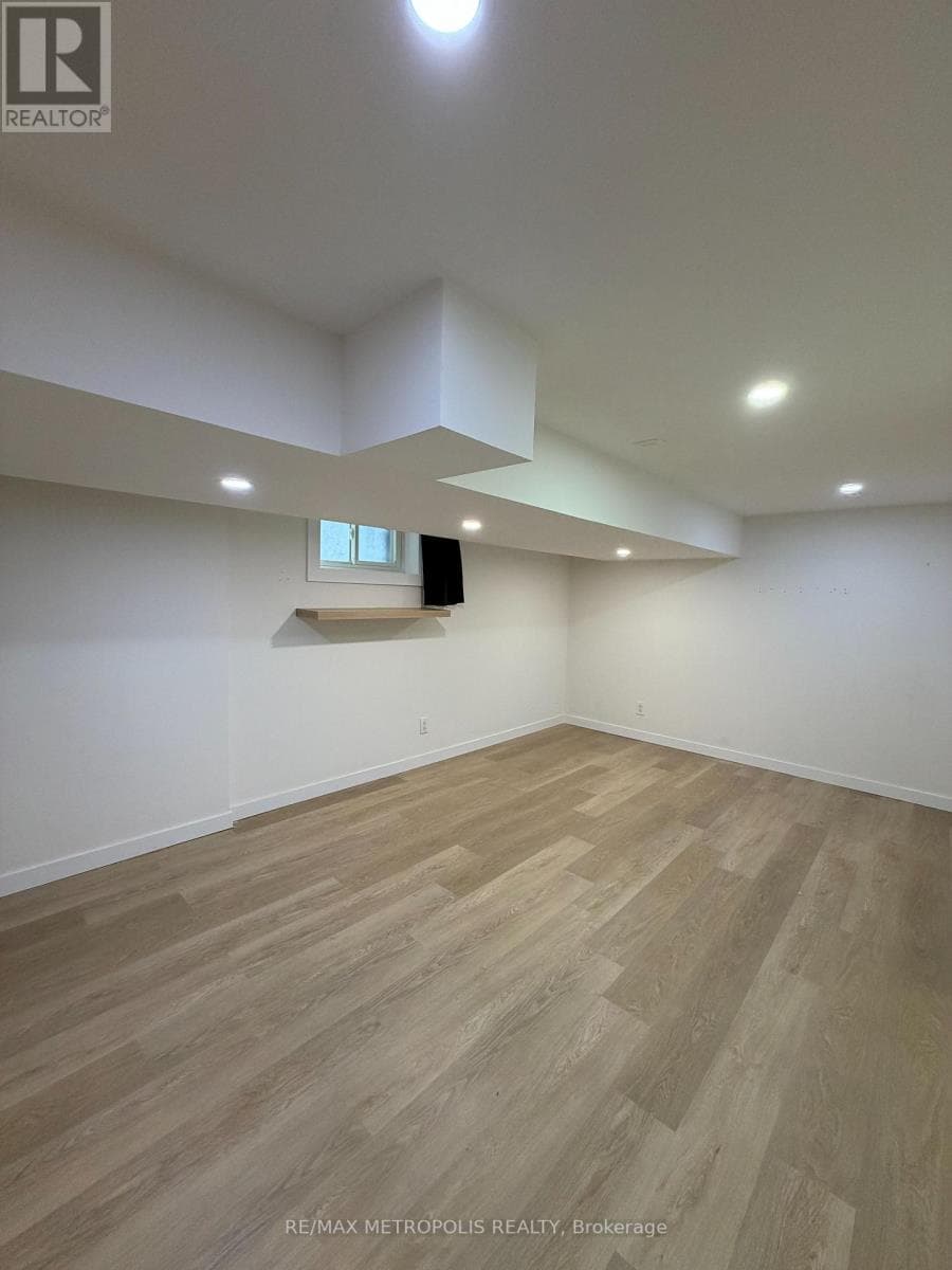 Wexford-Maryvale detached bungalow on 175-ft lot with finished basement and separate entrance 16