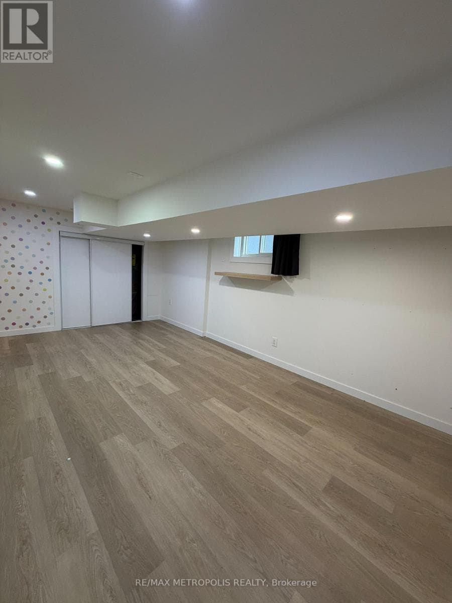 Wexford-Maryvale detached bungalow on 175-ft lot with finished basement and separate entrance 17