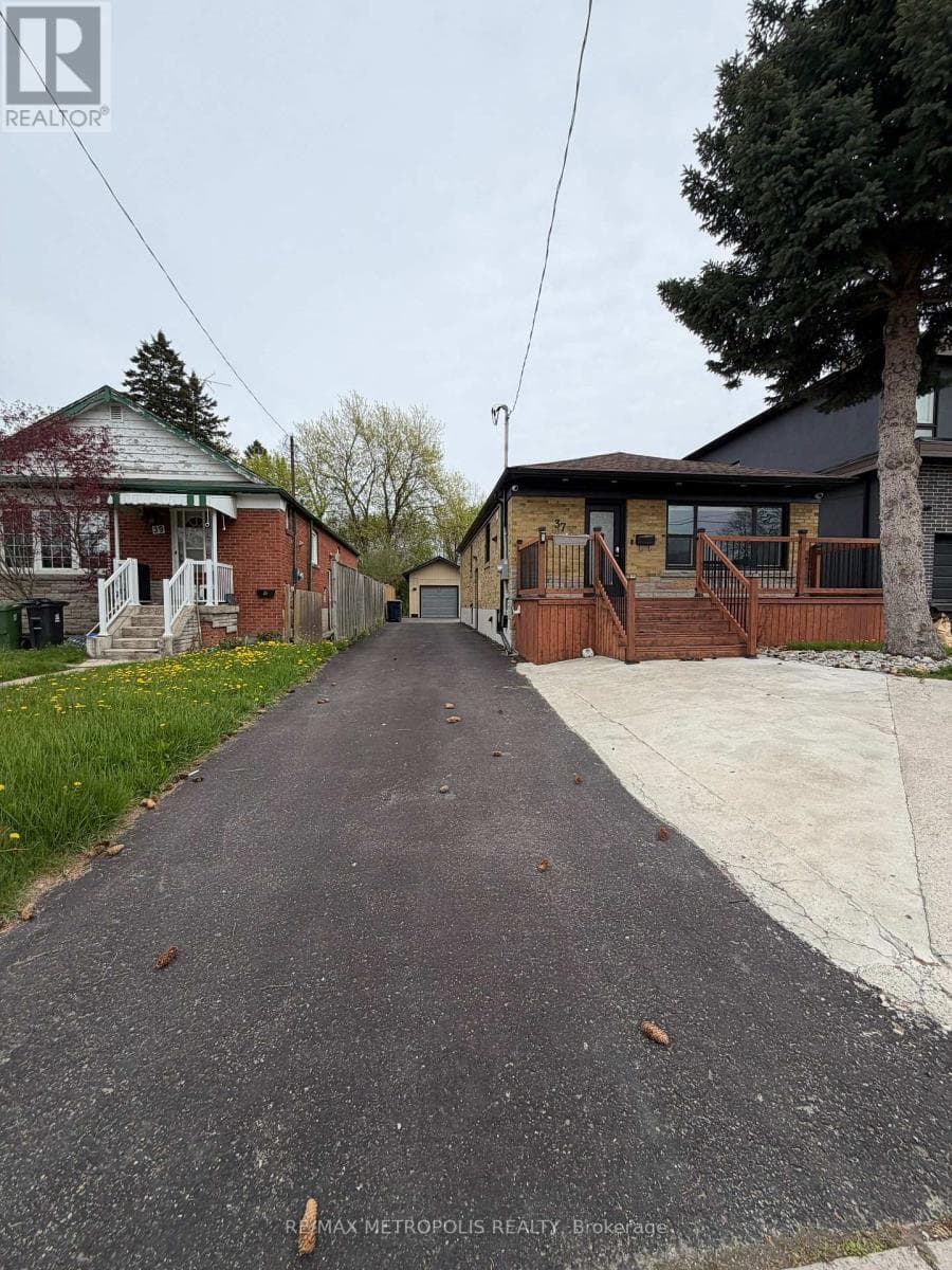 Wexford-Maryvale detached bungalow on 175-ft lot with finished basement and separate entrance 2