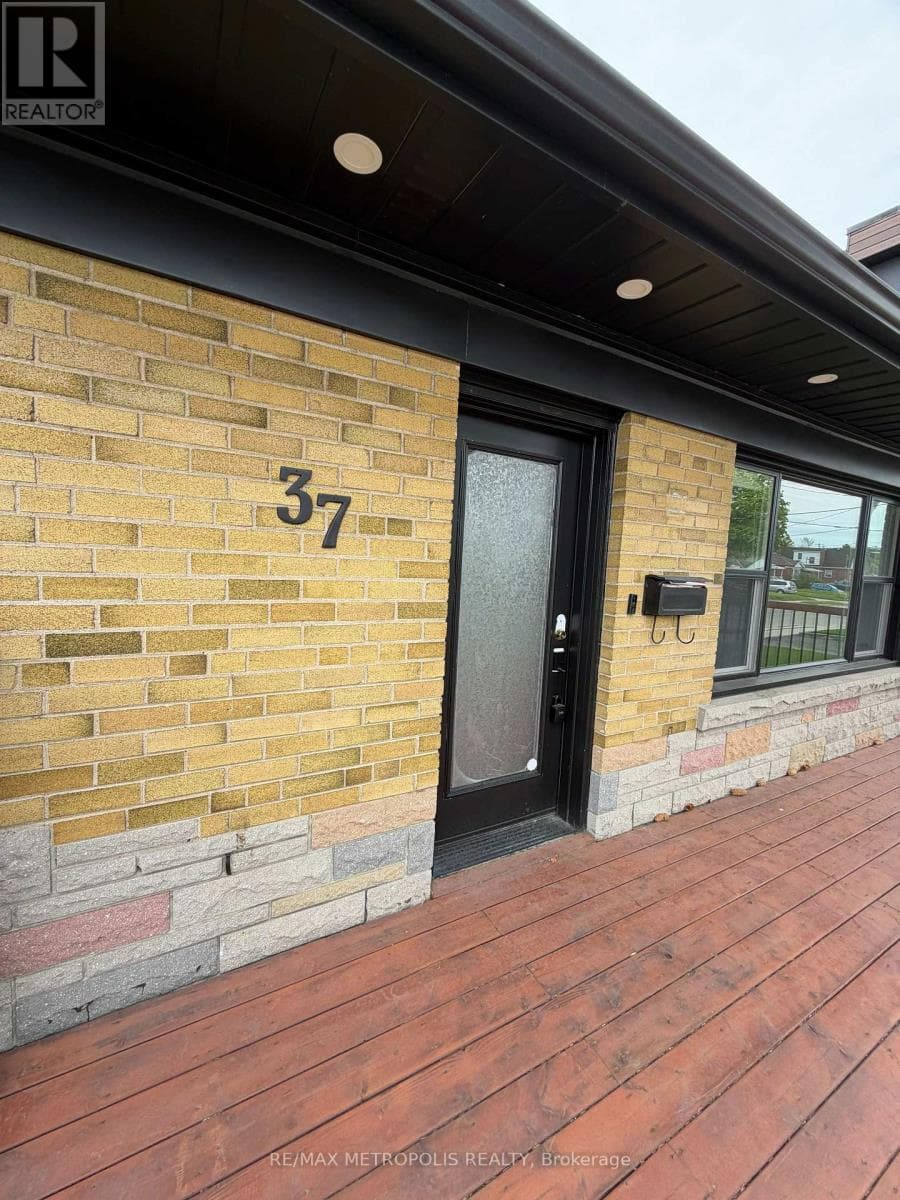 Wexford-Maryvale detached bungalow on 175-ft lot with finished basement and separate entrance 4