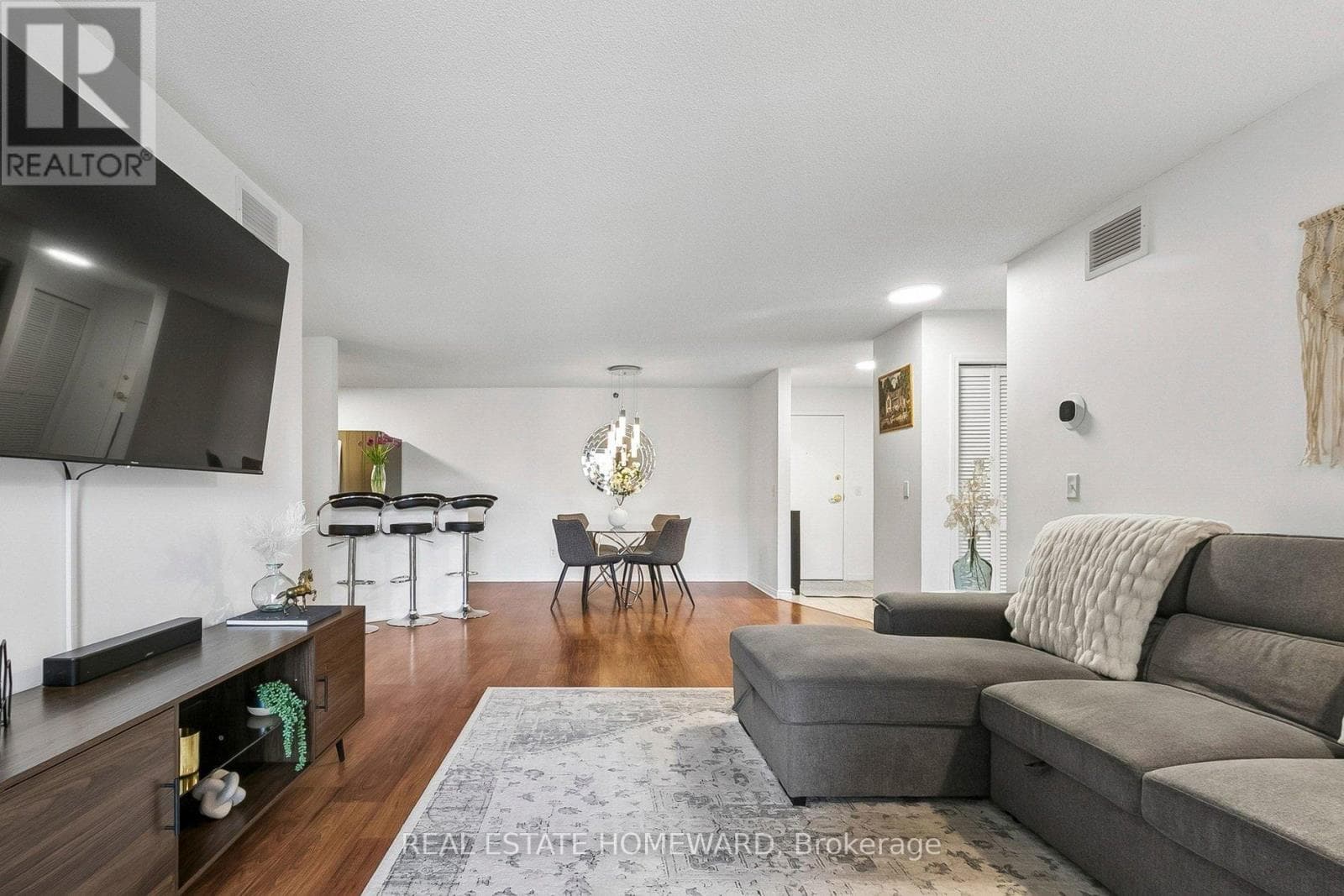Top floor 1,100+ sqft 2-bed condo near Warden Station with 2 parking spots and Eglinton LRT access 13