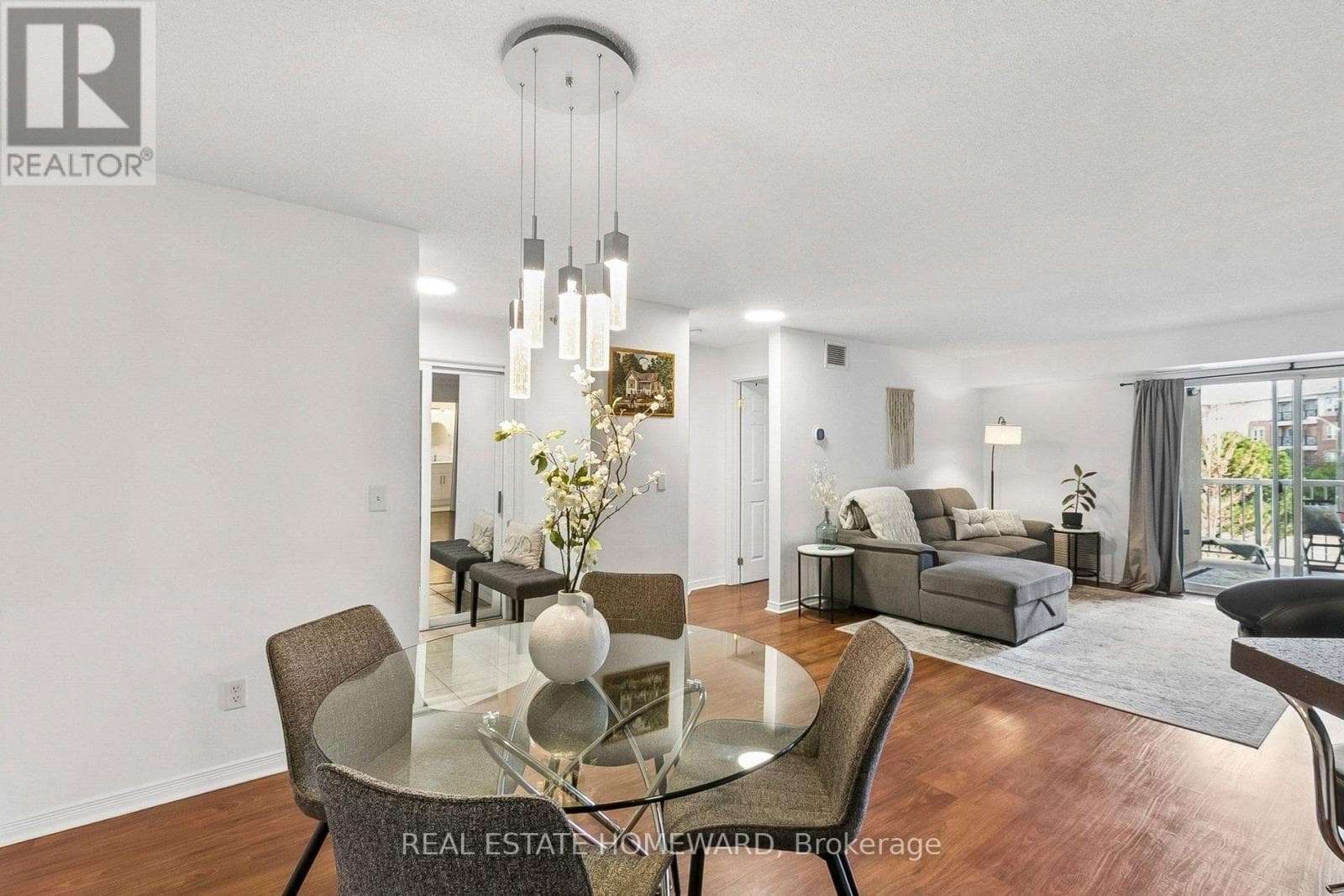 Top floor 1,100+ sqft 2-bed condo near Warden Station with 2 parking spots and Eglinton LRT access 19