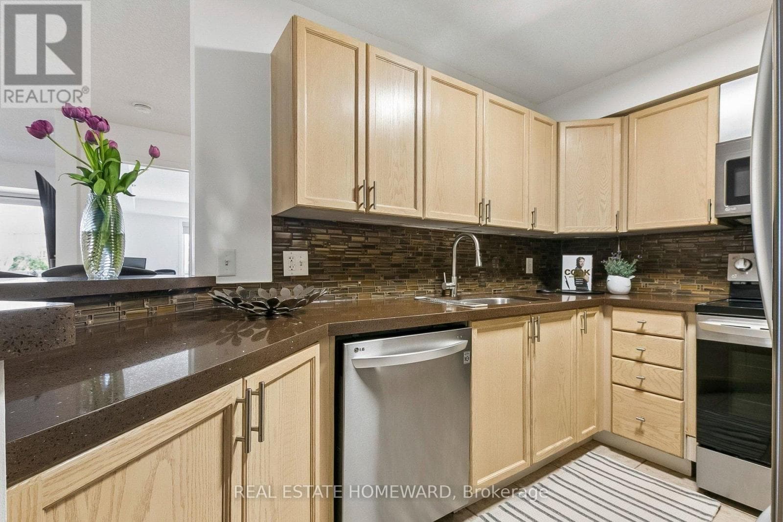 Top floor 1,100+ sqft 2-bed condo near Warden Station with 2 parking spots and Eglinton LRT access 23