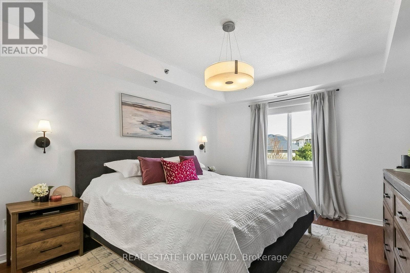 Top floor 1,100+ sqft 2-bed condo near Warden Station with 2 parking spots and Eglinton LRT access 27