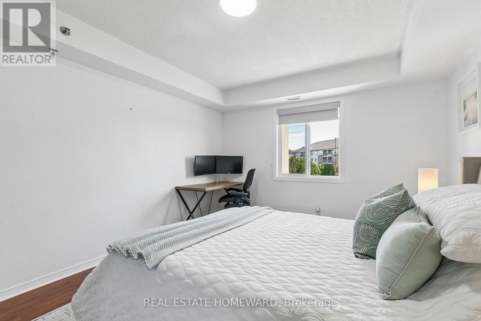 Top floor 1,100+ sqft 2-bed condo near Warden Station with 2 parking spots and Eglinton LRT access 34