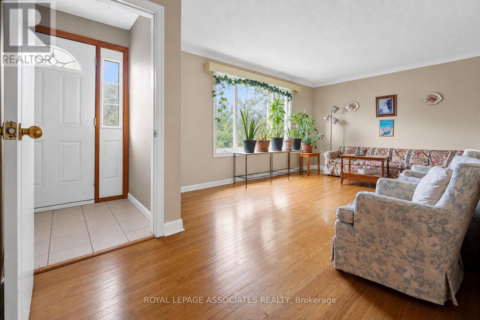 Detached East York bungalow with separate-entrance basement suite in O'Connor-Parkview 5