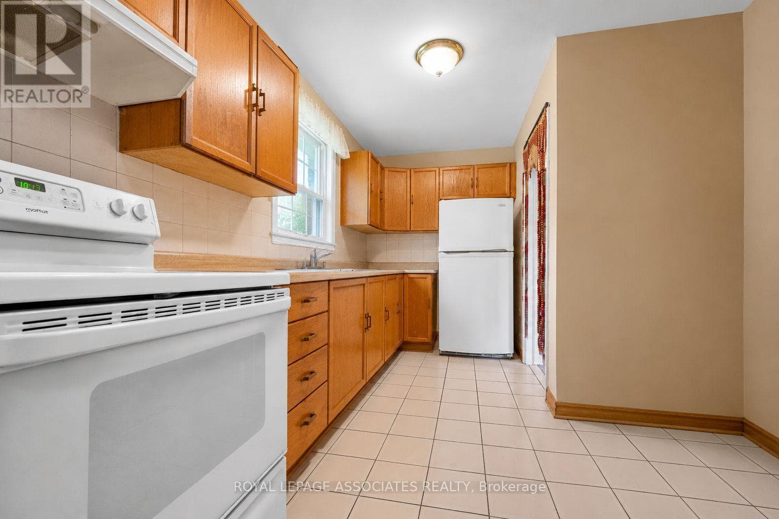 Detached East York bungalow with separate-entrance basement suite in O'Connor-Parkview 7