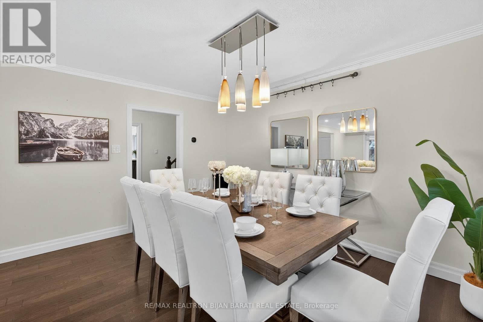 Renovated 4-level backsplit in Bayview Woods-Steeles with second-suite potential 14