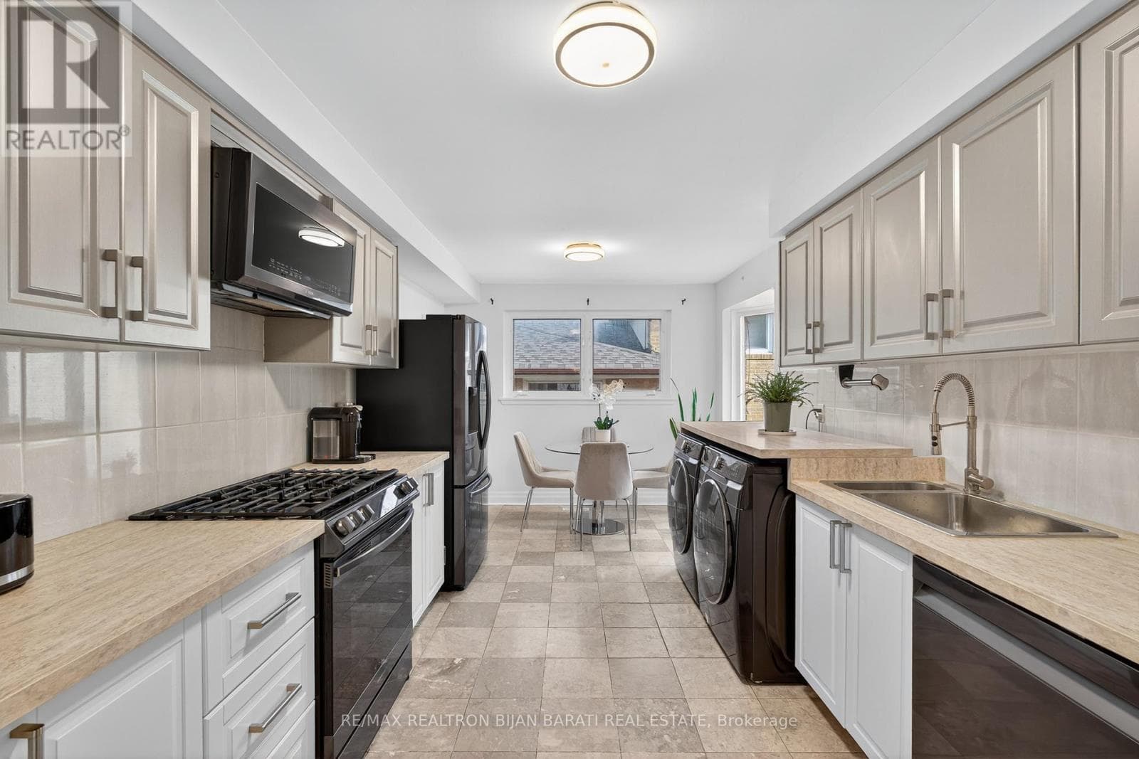 Renovated 4-level backsplit in Bayview Woods-Steeles with second-suite potential 20