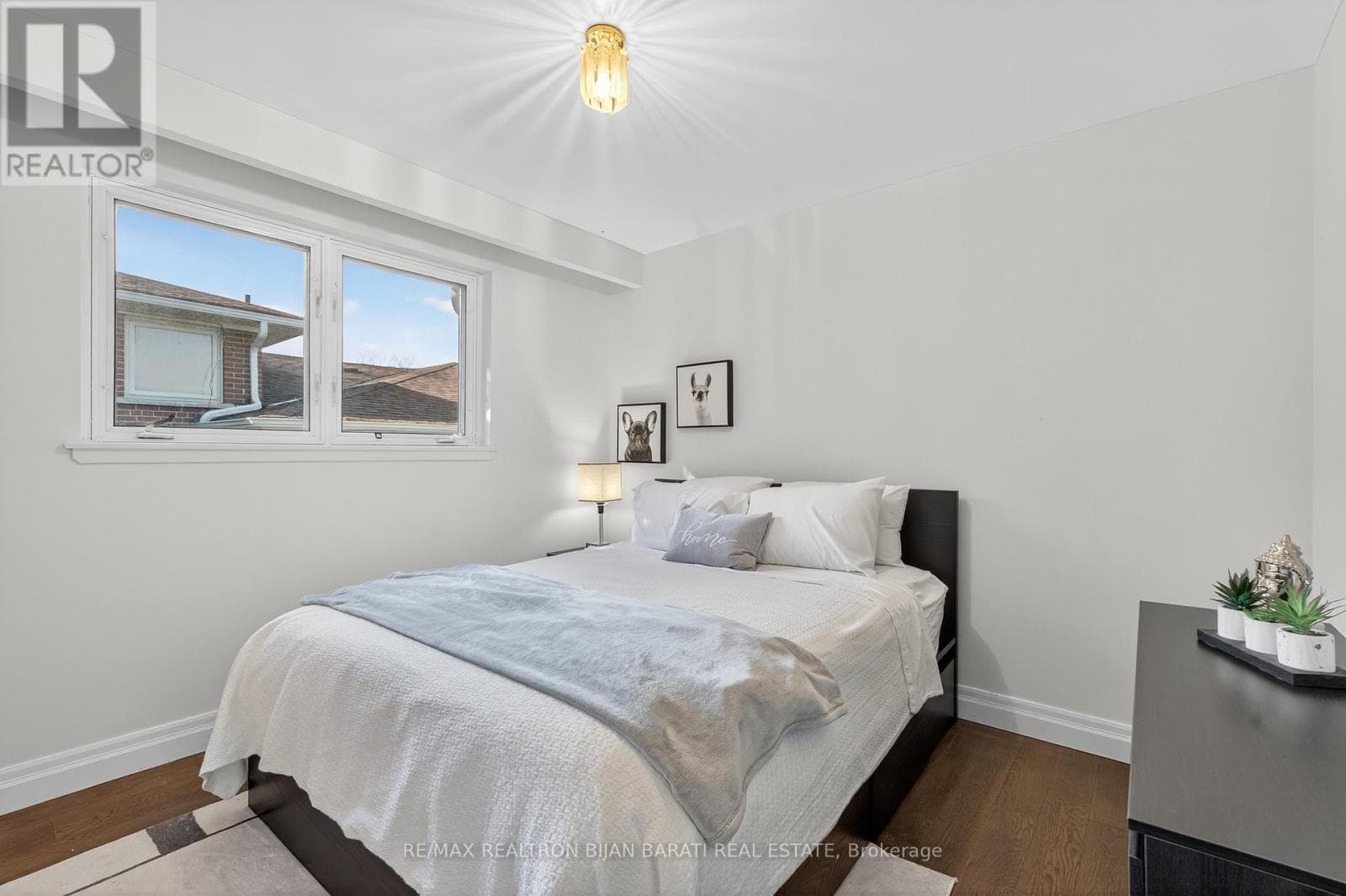 Renovated 4-level backsplit in Bayview Woods-Steeles with second-suite potential 27