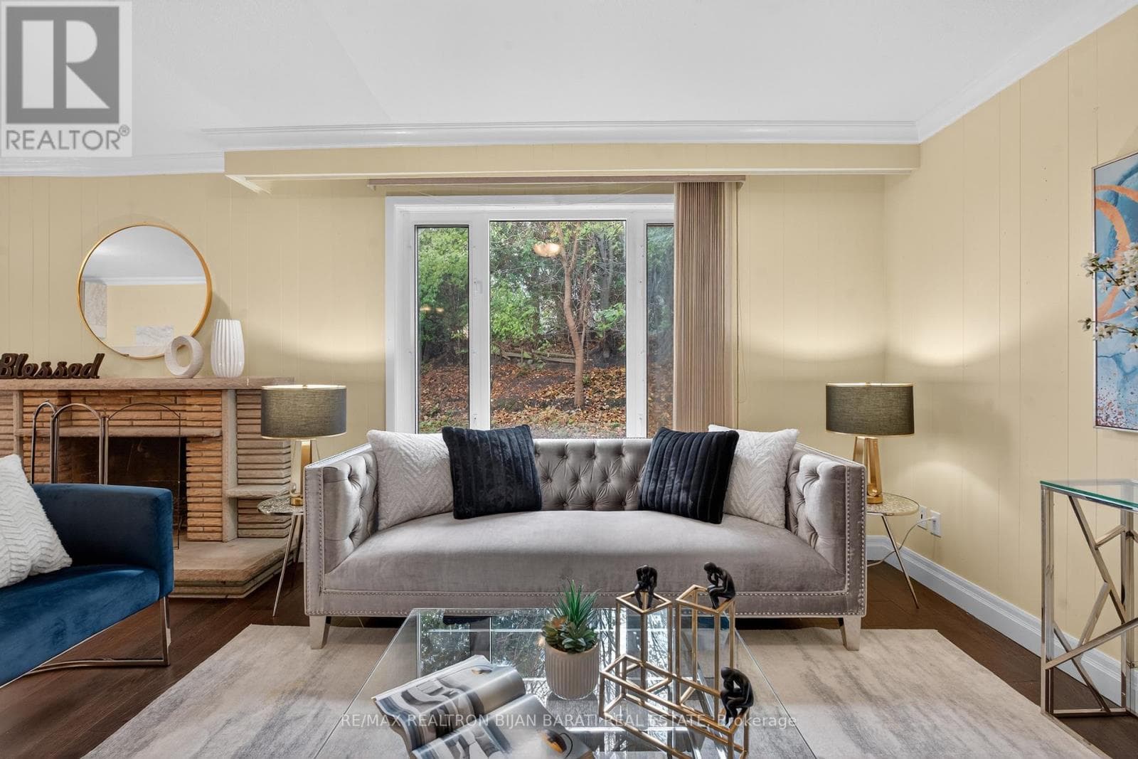 Renovated 4-level backsplit in Bayview Woods-Steeles with second-suite potential 34