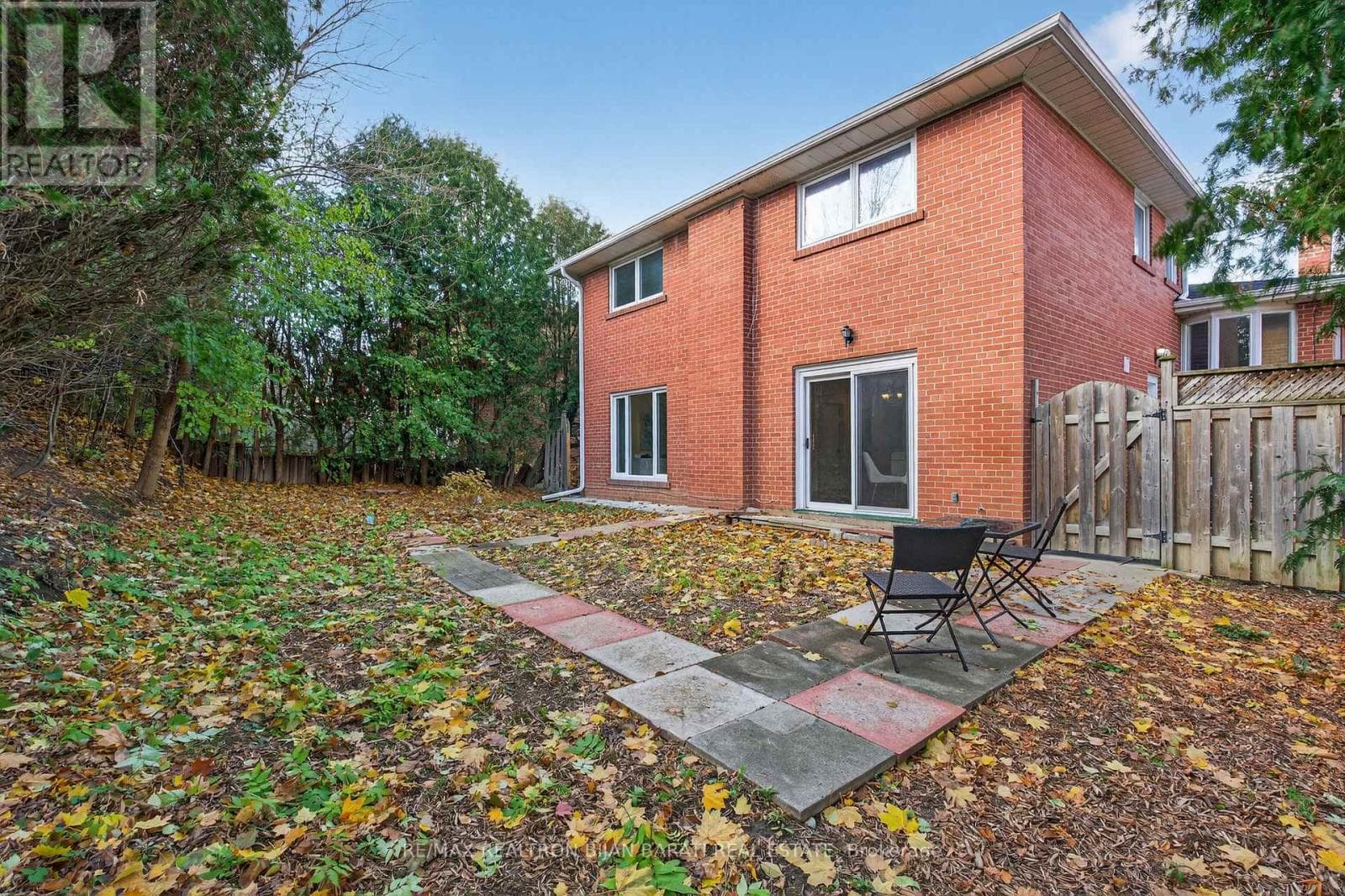 Renovated 4-level backsplit in Bayview Woods-Steeles with second-suite potential 47
