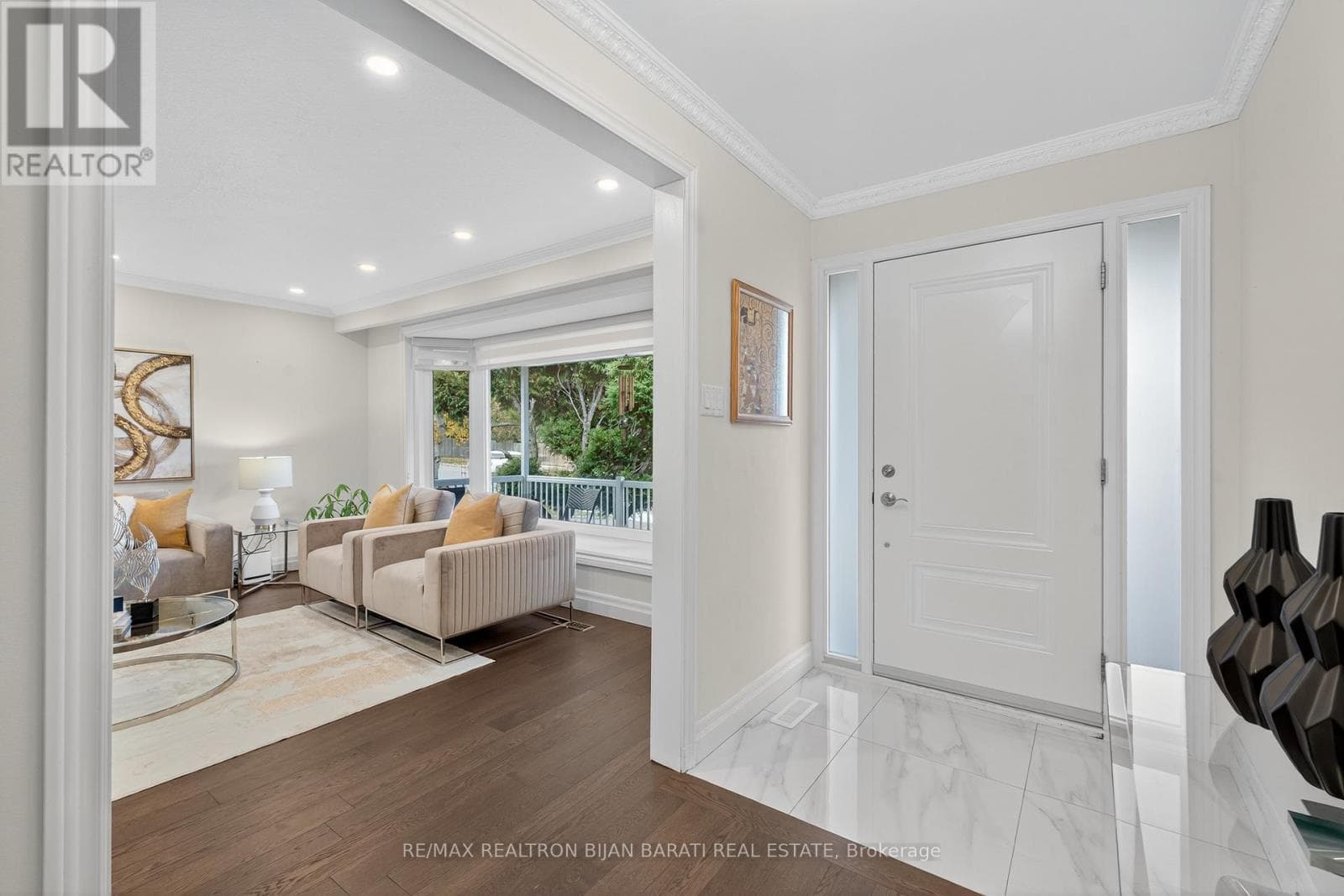Renovated 4-level backsplit in Bayview Woods-Steeles with second-suite potential 6