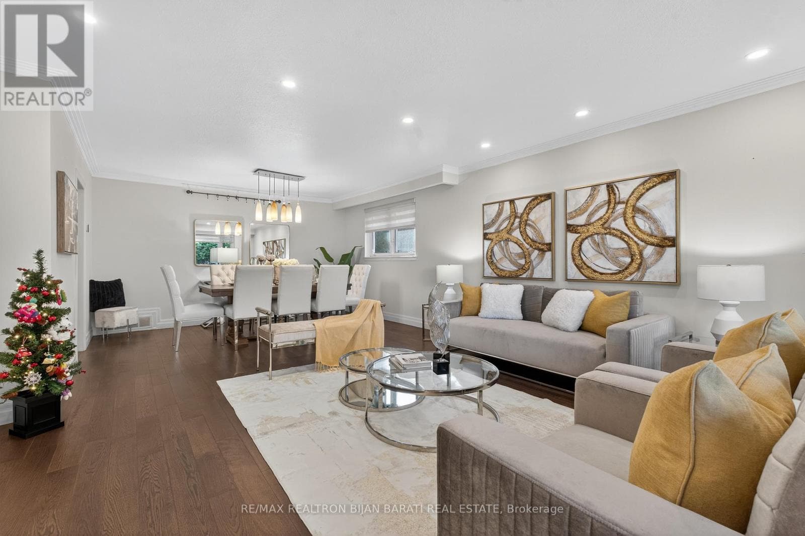 Renovated 4-level backsplit in Bayview Woods-Steeles with second-suite potential 9