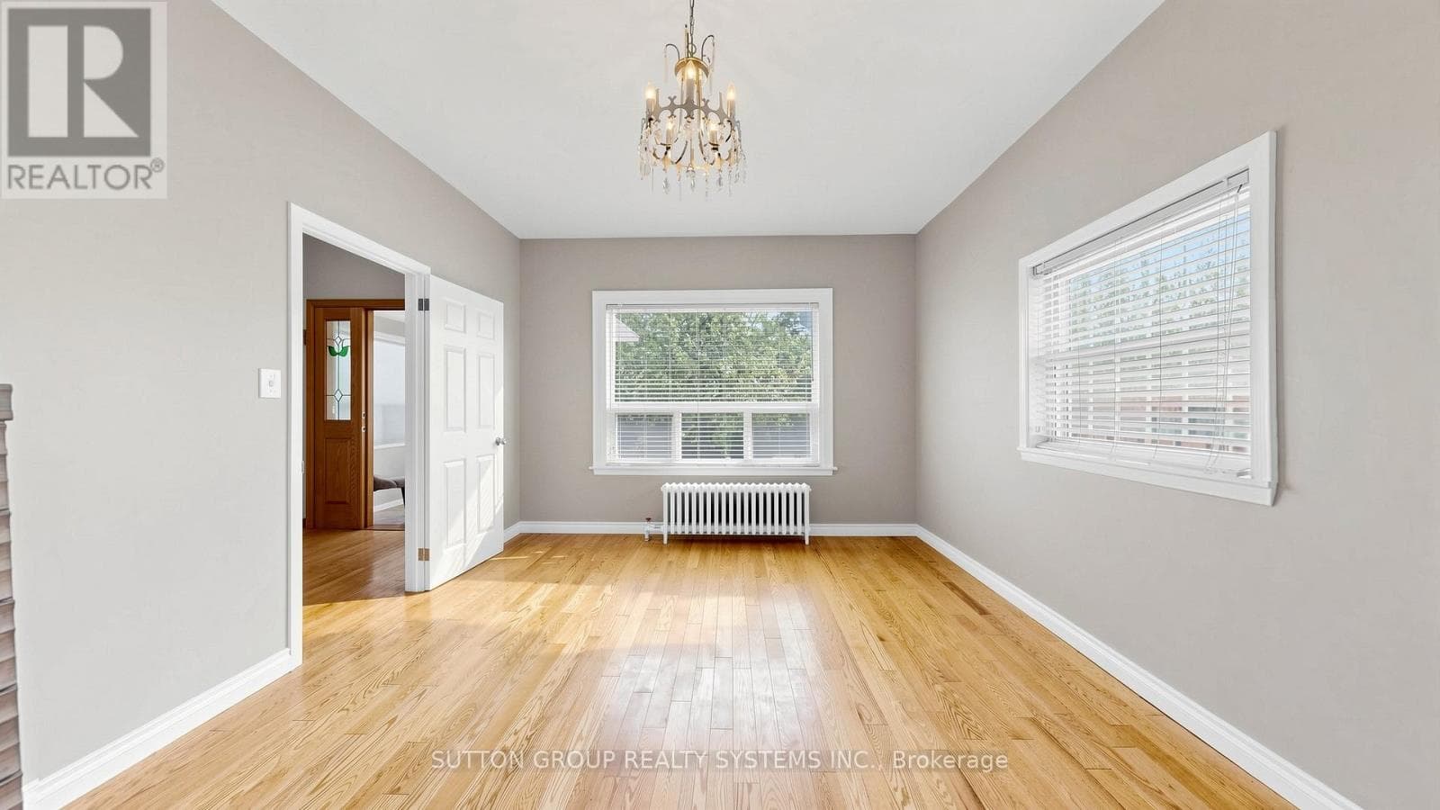Regal Heights detached on oversized lot with three kitchens and separate-entrance basement 12