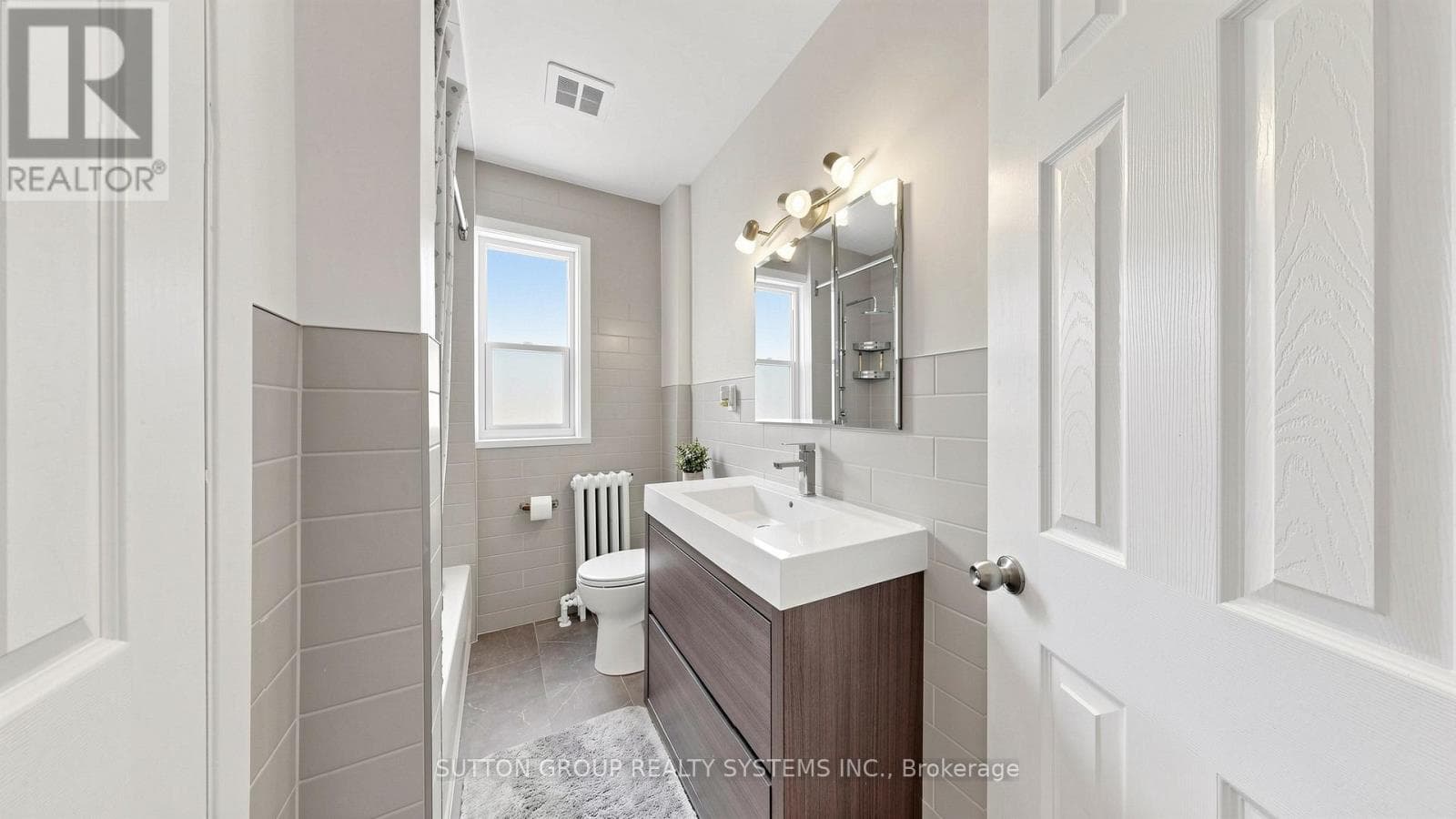 Regal Heights detached on oversized lot with three kitchens and separate-entrance basement 16