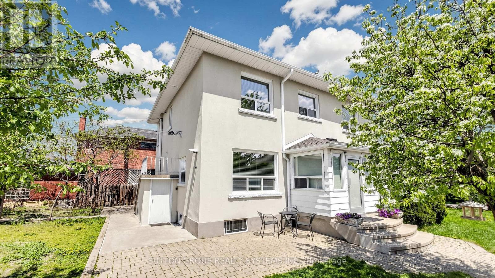 Regal Heights detached on oversized lot with three kitchens and separate-entrance basement 2