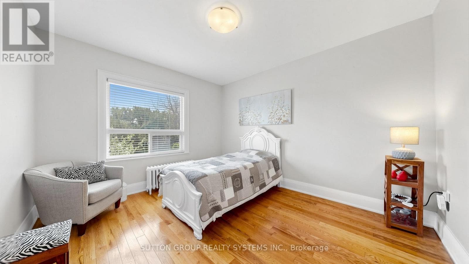 Regal Heights detached on oversized lot with three kitchens and separate-entrance basement 21