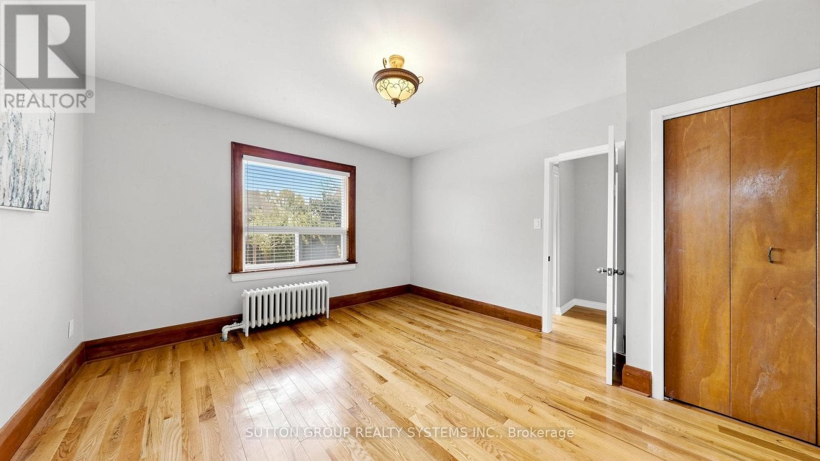 Regal Heights detached on oversized lot with three kitchens and separate-entrance basement 23