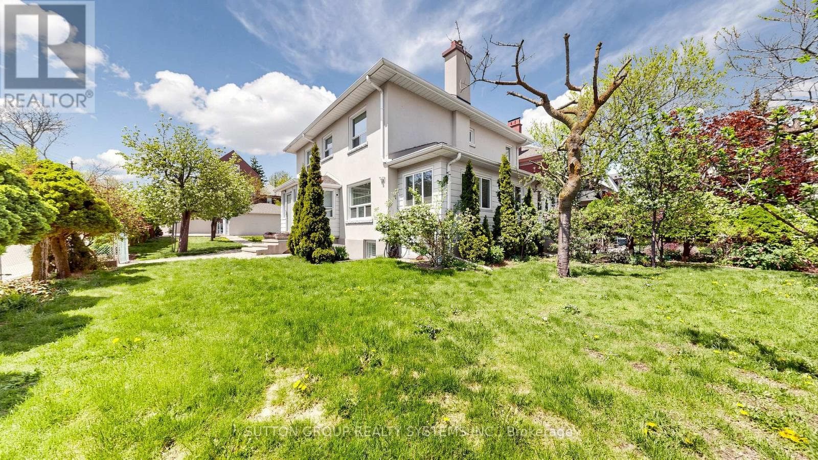 Regal Heights detached on oversized lot with three kitchens and separate-entrance basement 36