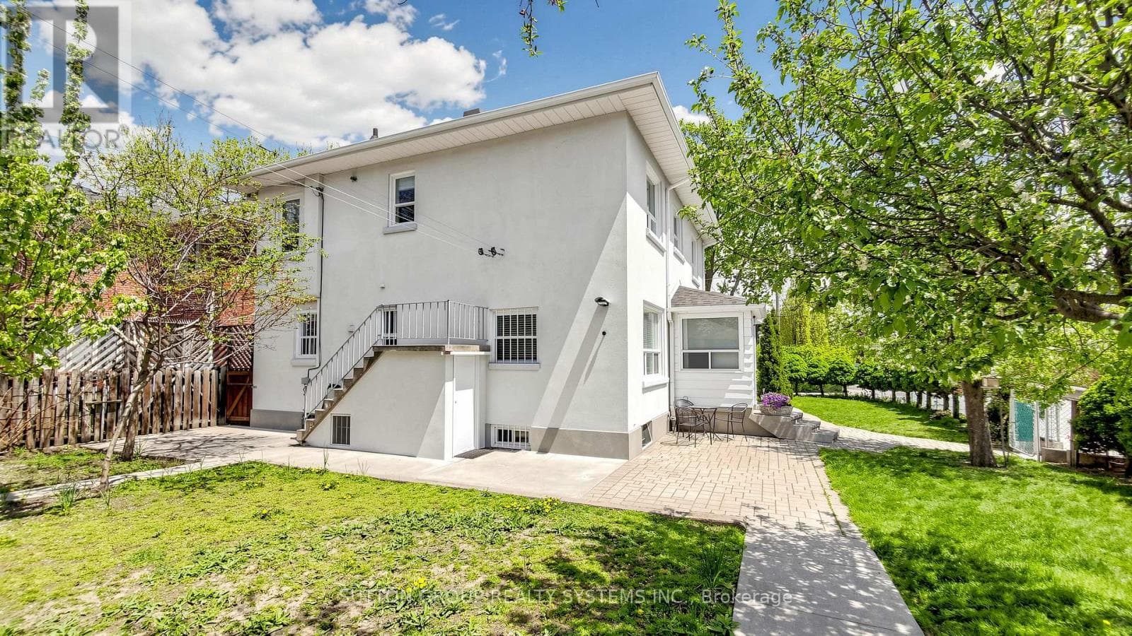 Regal Heights detached on oversized lot with three kitchens and separate-entrance basement 37