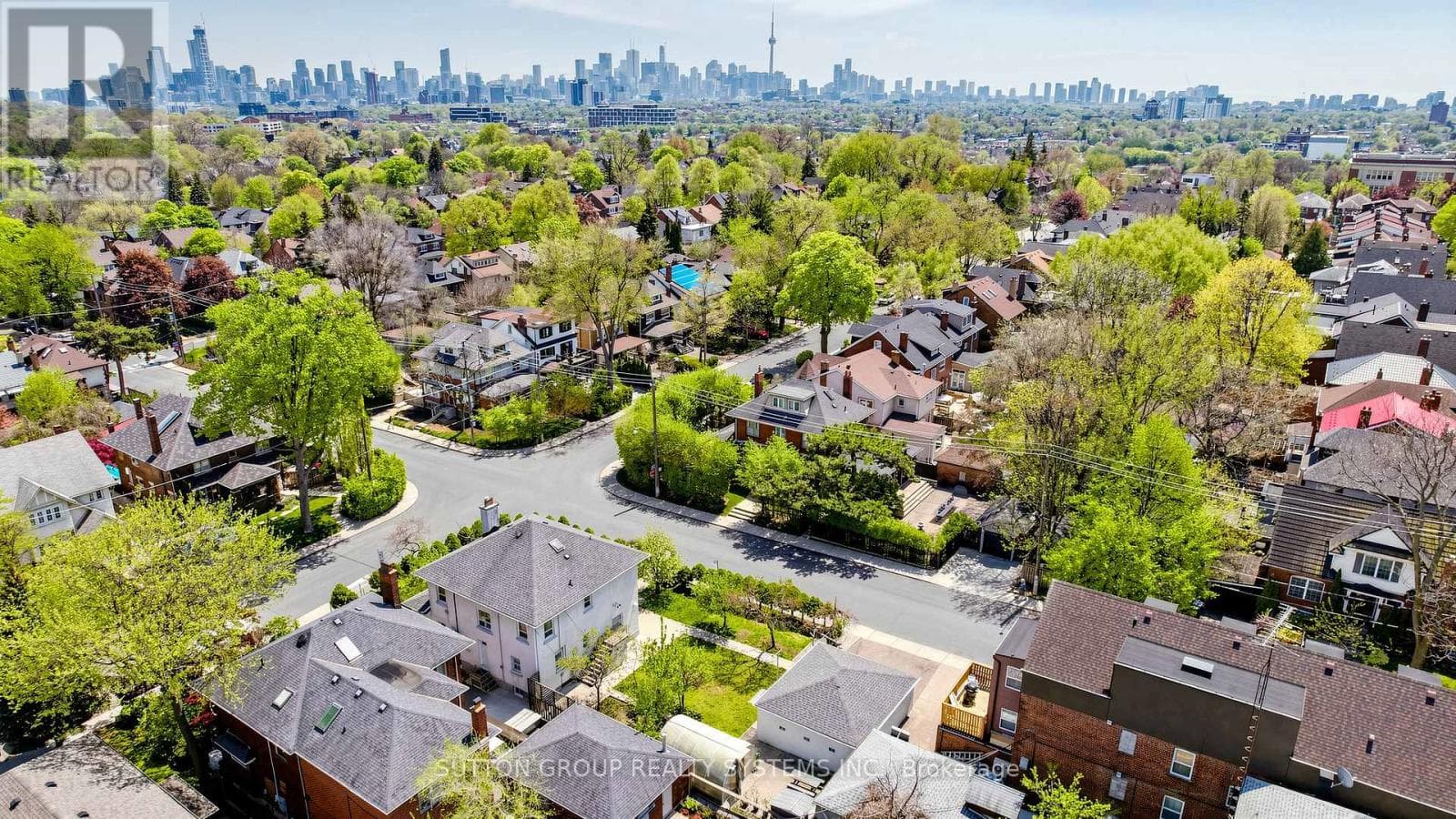 Regal Heights detached on oversized lot with three kitchens and separate-entrance basement 43
