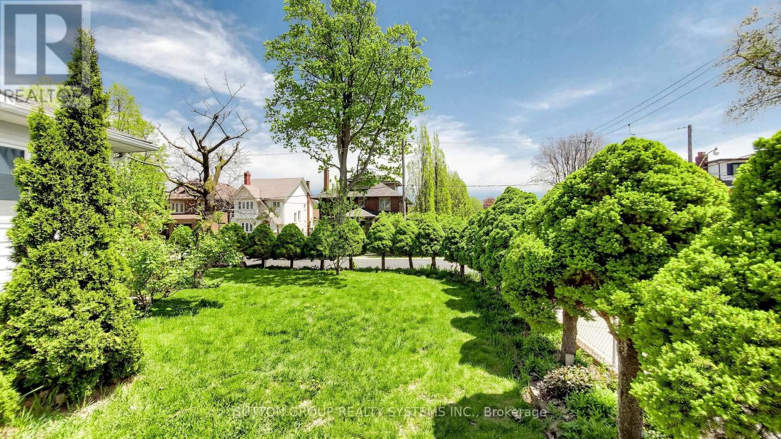 Regal Heights detached on oversized lot with three kitchens and separate-entrance basement 5