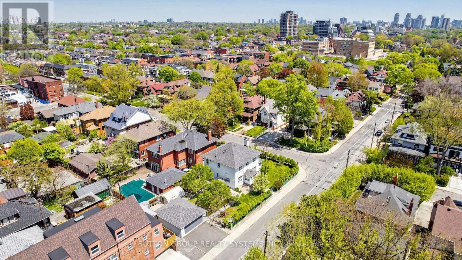 Regal Heights detached on oversized lot with three kitchens and separate-entrance basement 50