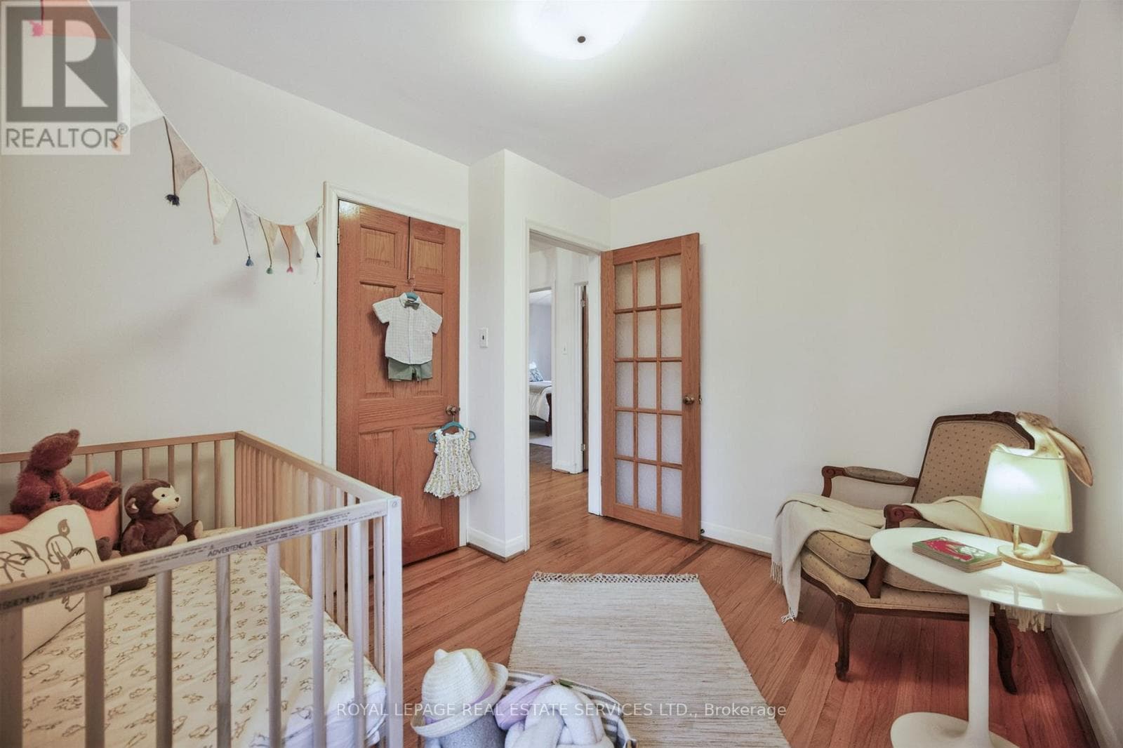 Markland Wood mid-century detached with separate side entrance and in-law suite potential 19