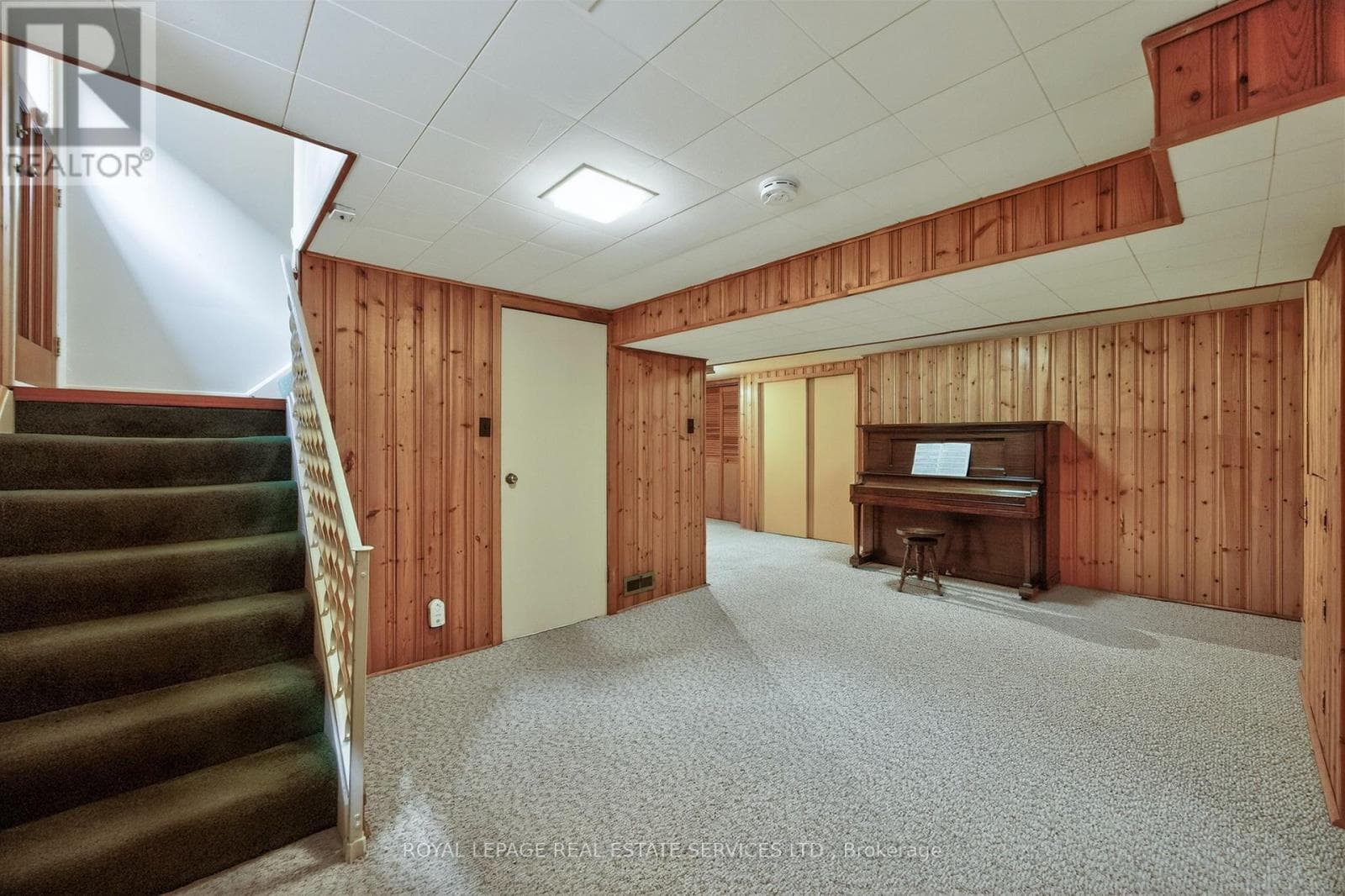 Markland Wood mid-century detached with separate side entrance and in-law suite potential 23