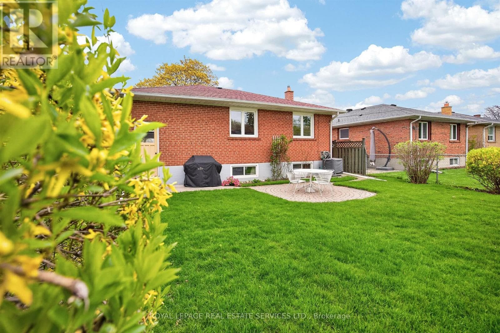 Markland Wood mid-century detached with separate side entrance and in-law suite potential 30