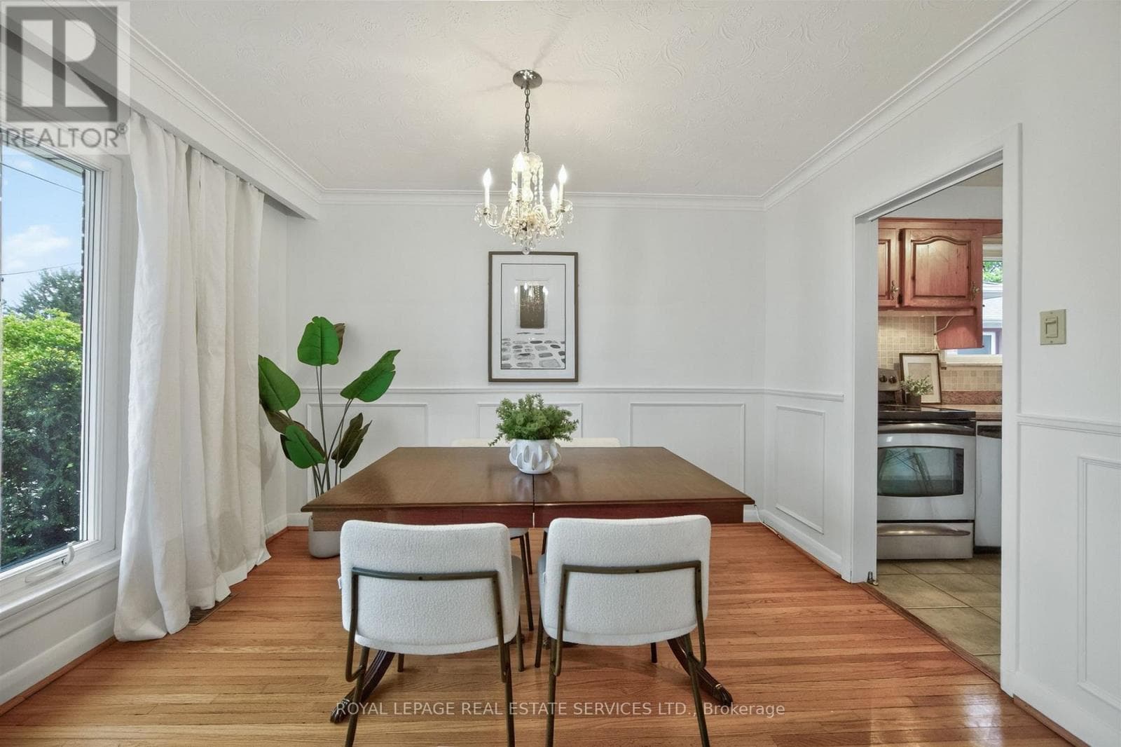 Markland Wood mid-century detached with separate side entrance and in-law suite potential 9