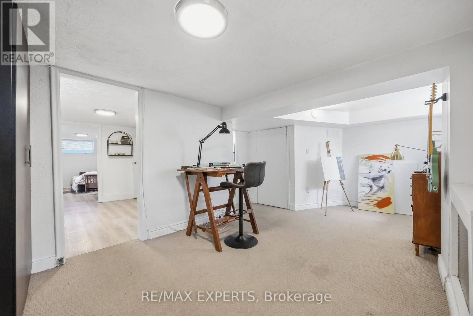 Renovated Birchcliffe bungalow with tenanted lower suite and separate side entrance 16