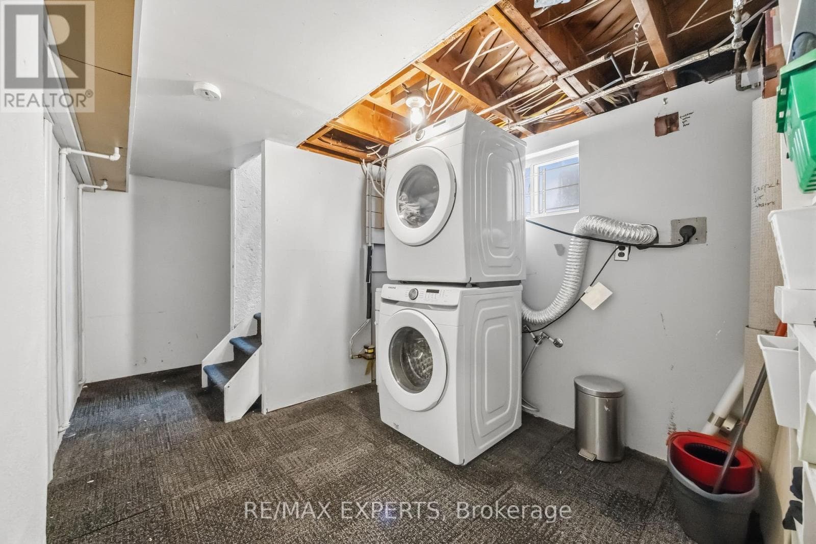 Renovated Birchcliffe bungalow with tenanted lower suite and separate side entrance 23